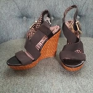 Jessica Simpson Wedges